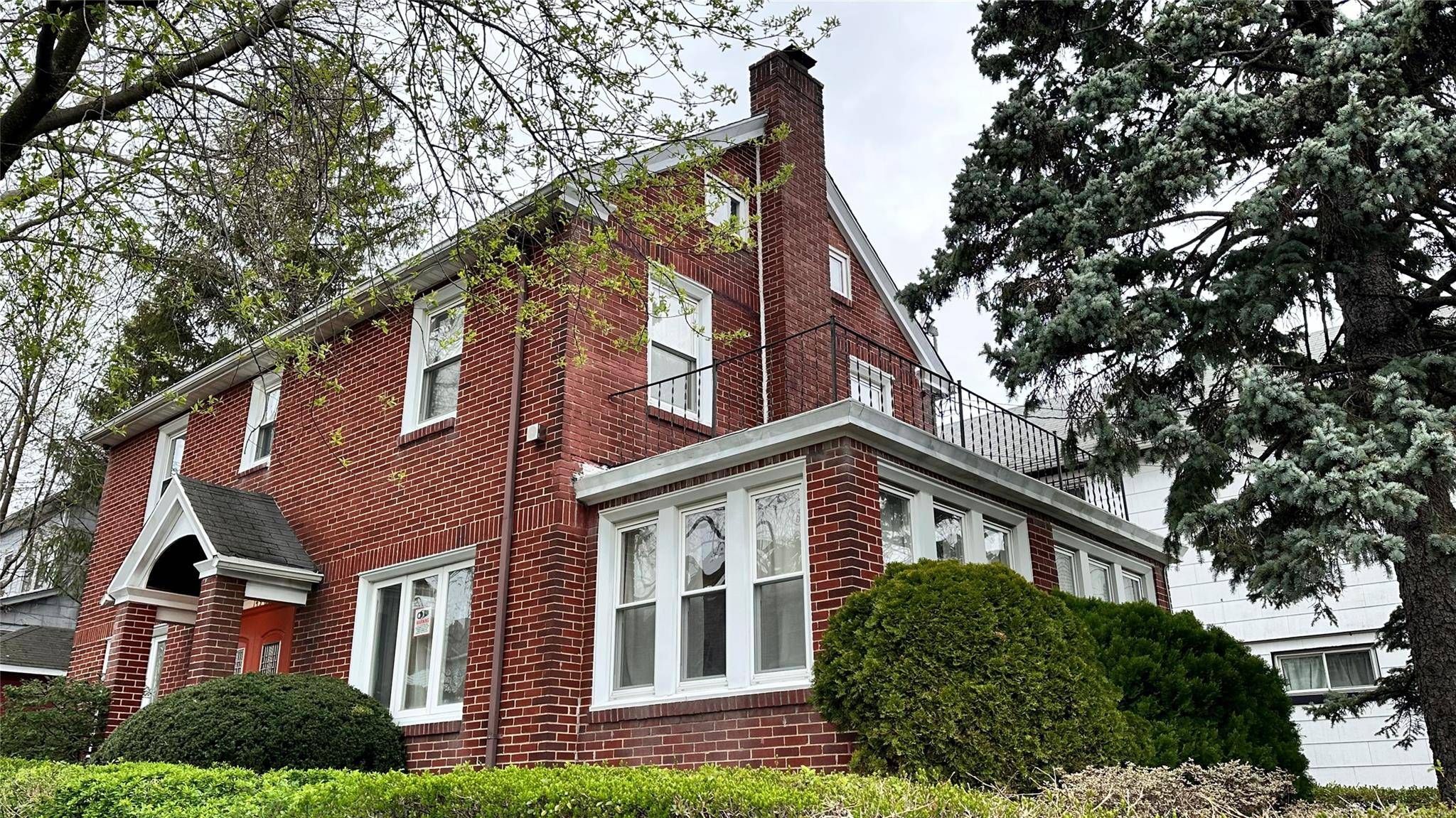 Flushing, NY 11355,149-65 Hawthorne AVE