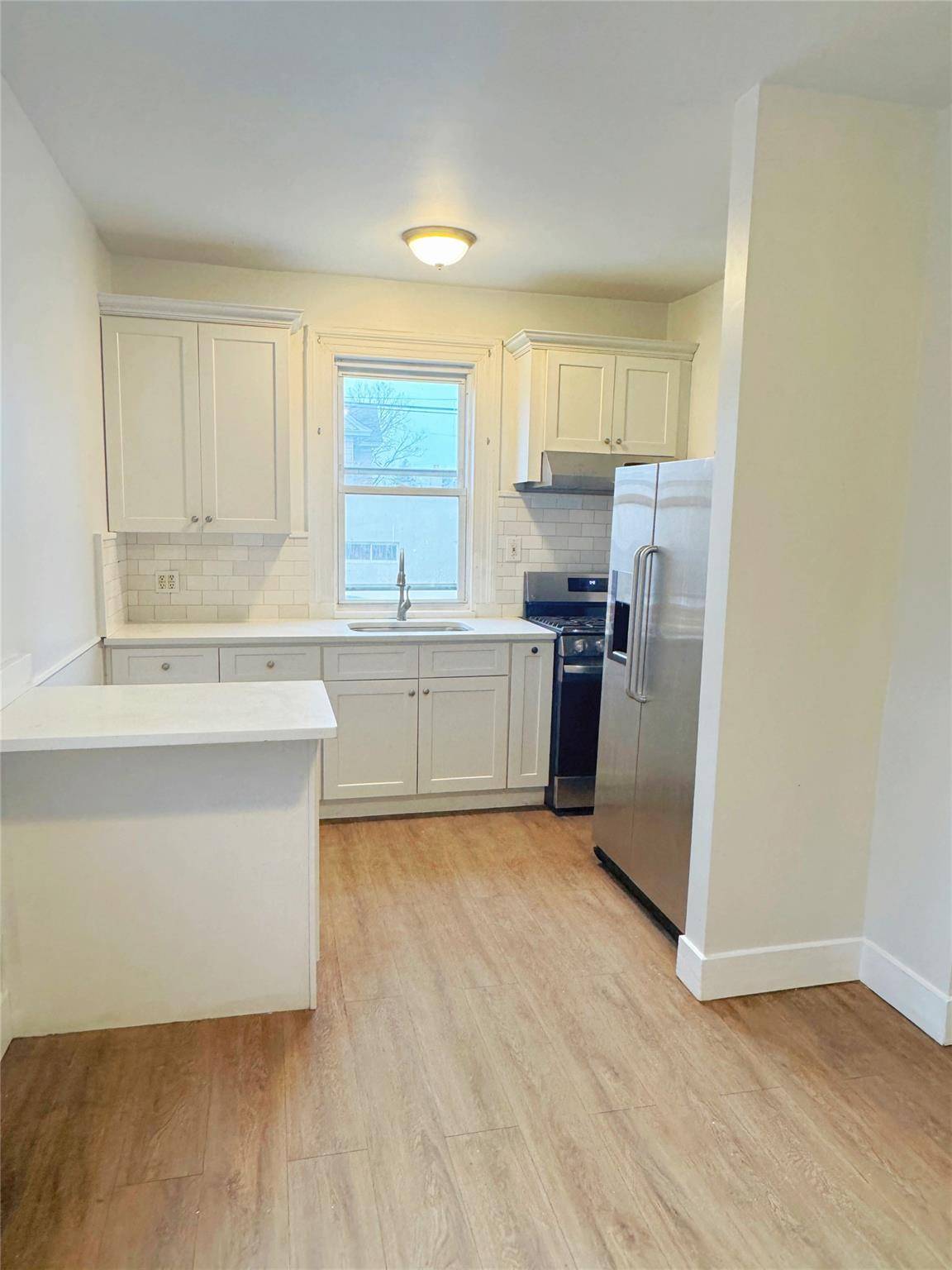 Glen Cove, NY 11542,67 Coles ST
