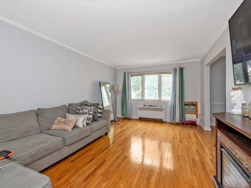 Whitestone, NY 11357,160-62 21 Ave