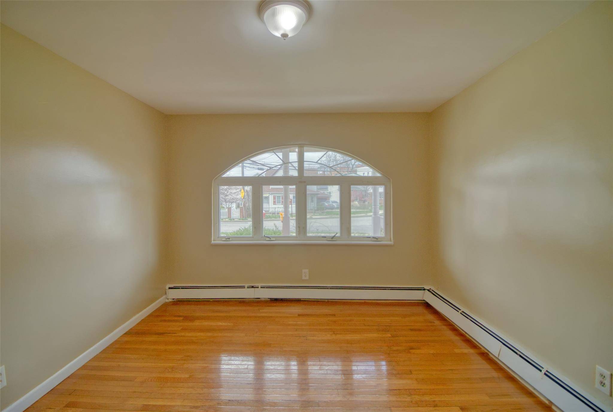 Valley Stream, NY 11581,38 5th ST