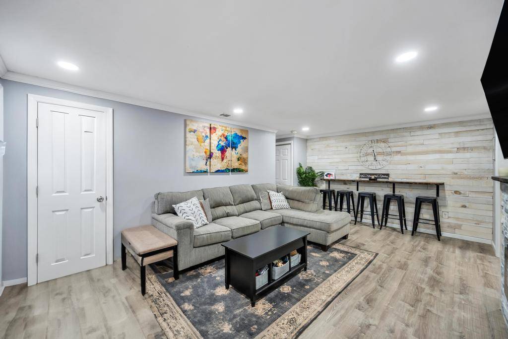 Medford, NY 11763,146 Birchwood RD