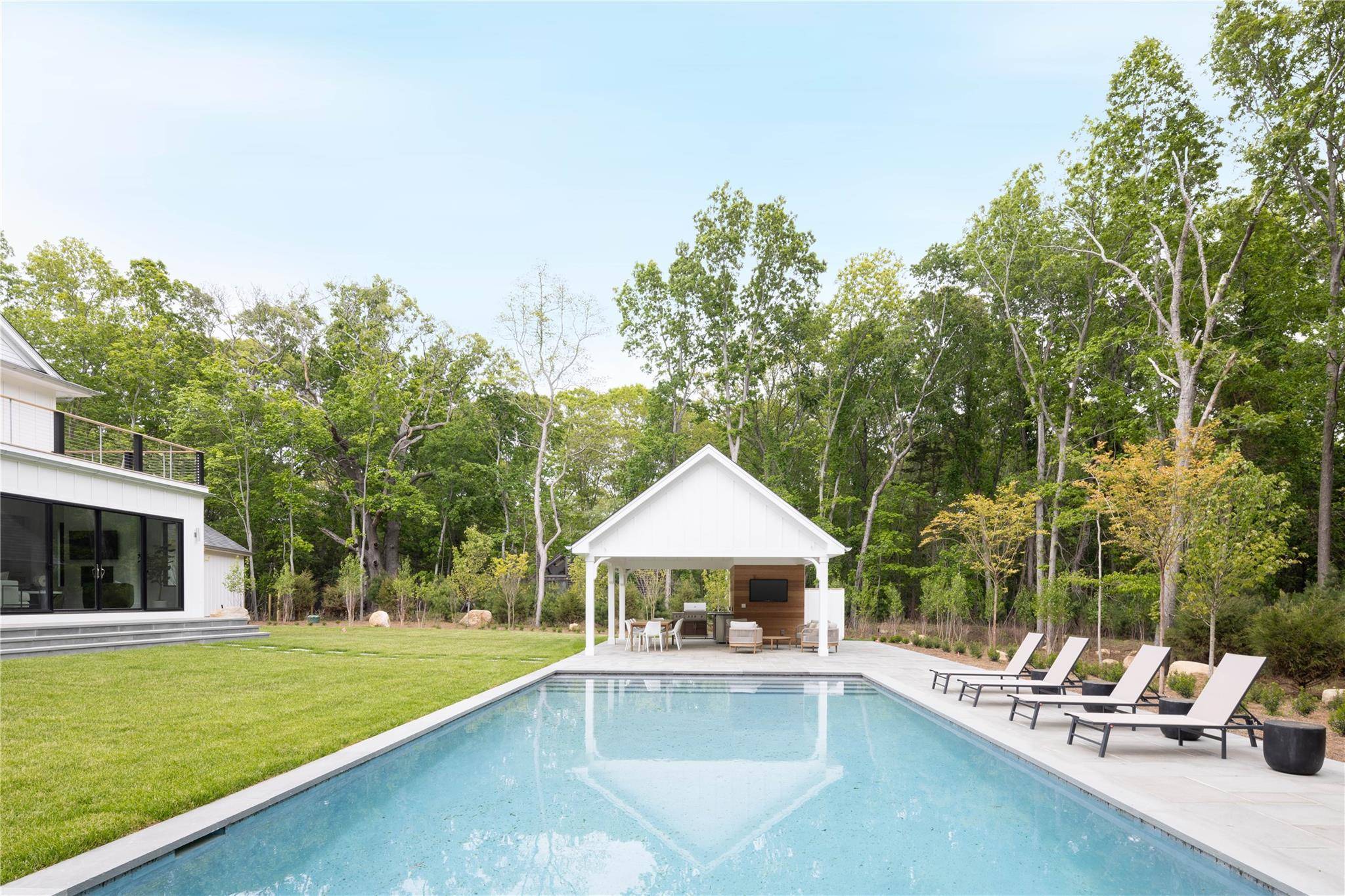 East Hampton, NY 11937,4 Dogwood DR