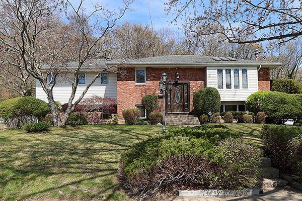 Dix Hills, NY 11746,80 Lauren AVE