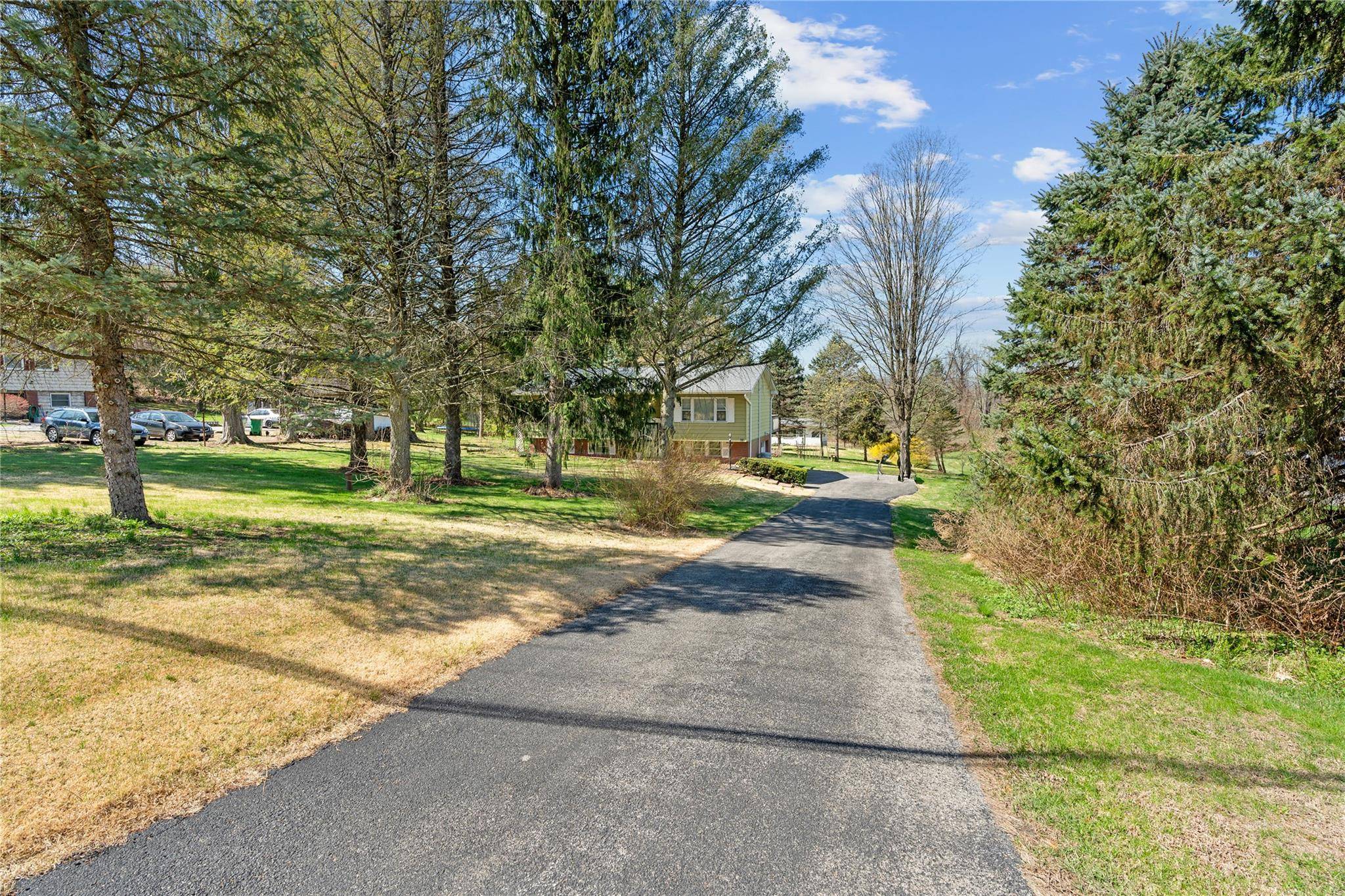 Hopewell Junction, NY 12533,472 Shenandoah RD