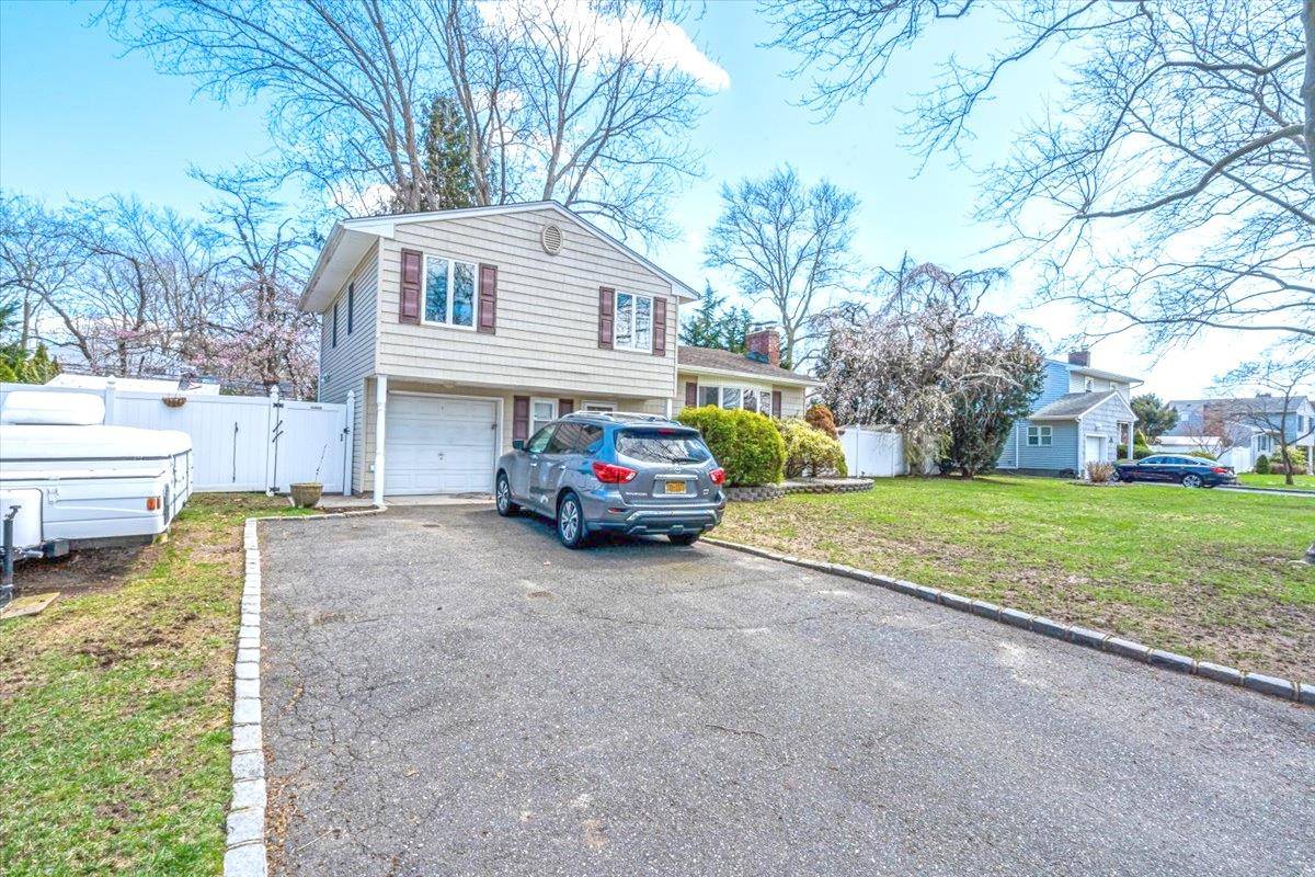 Melville, NY 11747,24 Sycamore ST