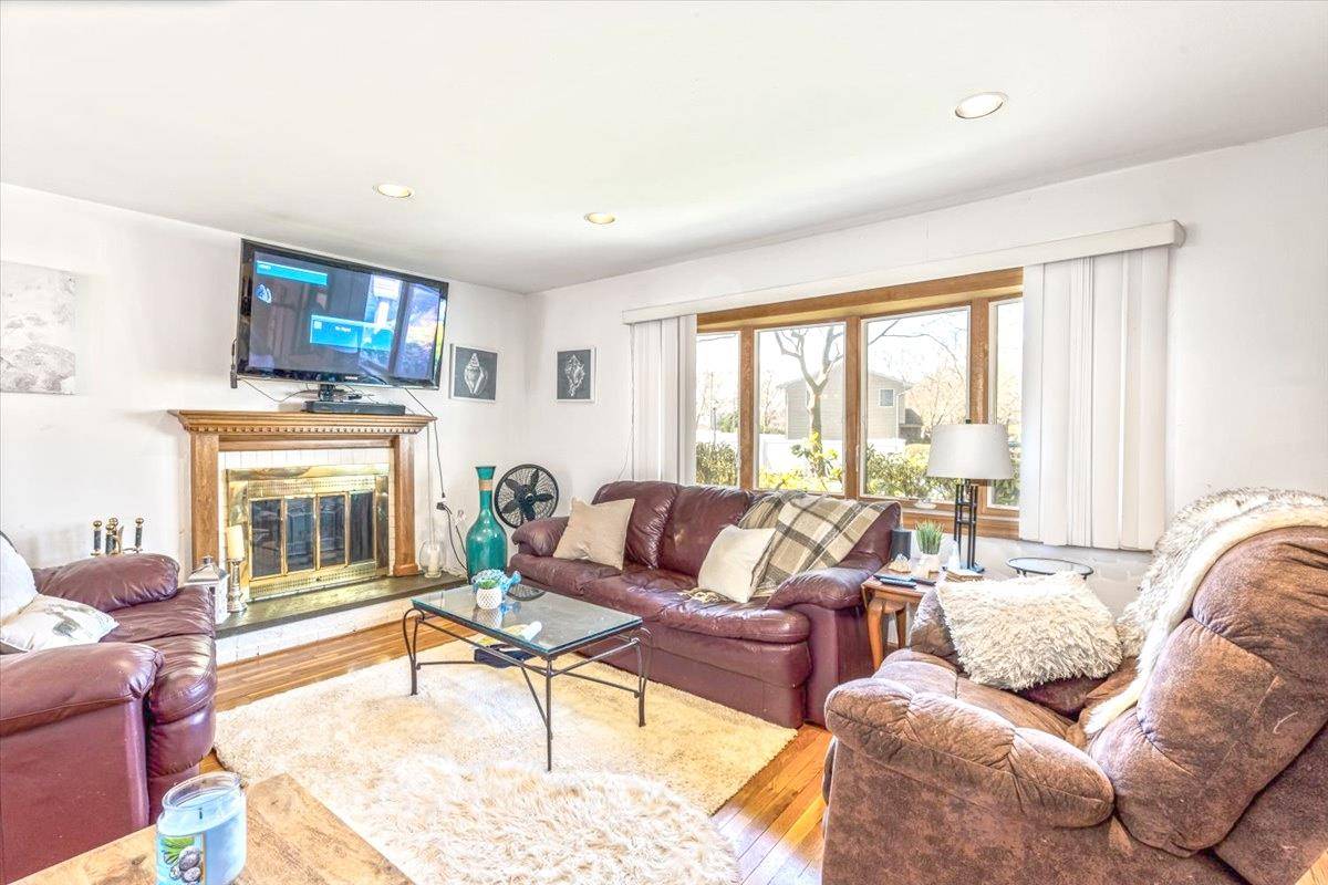 Melville, NY 11747,24 Sycamore ST