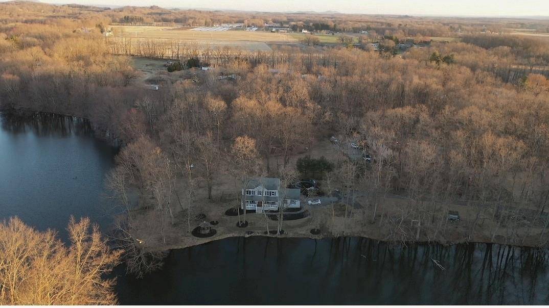 Red Hook, NY 12571,98 Mill RD