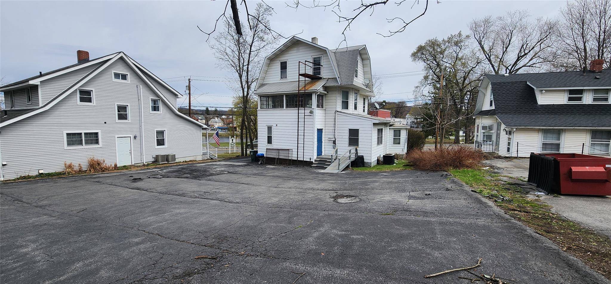 Monroe, NY 10950,675 State Route 17M