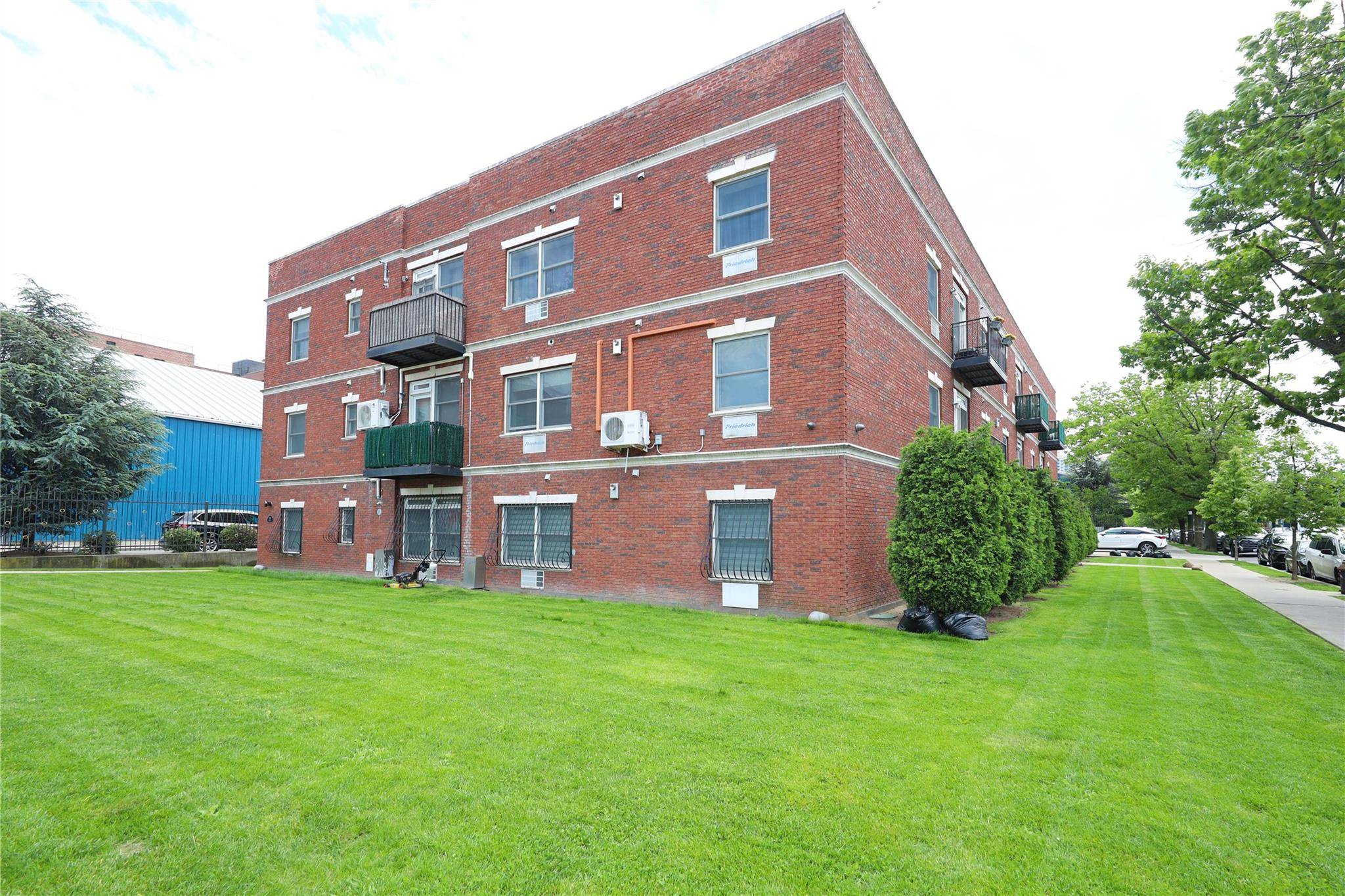 Brooklyn, NY 11223,526 Avenue Z #2F