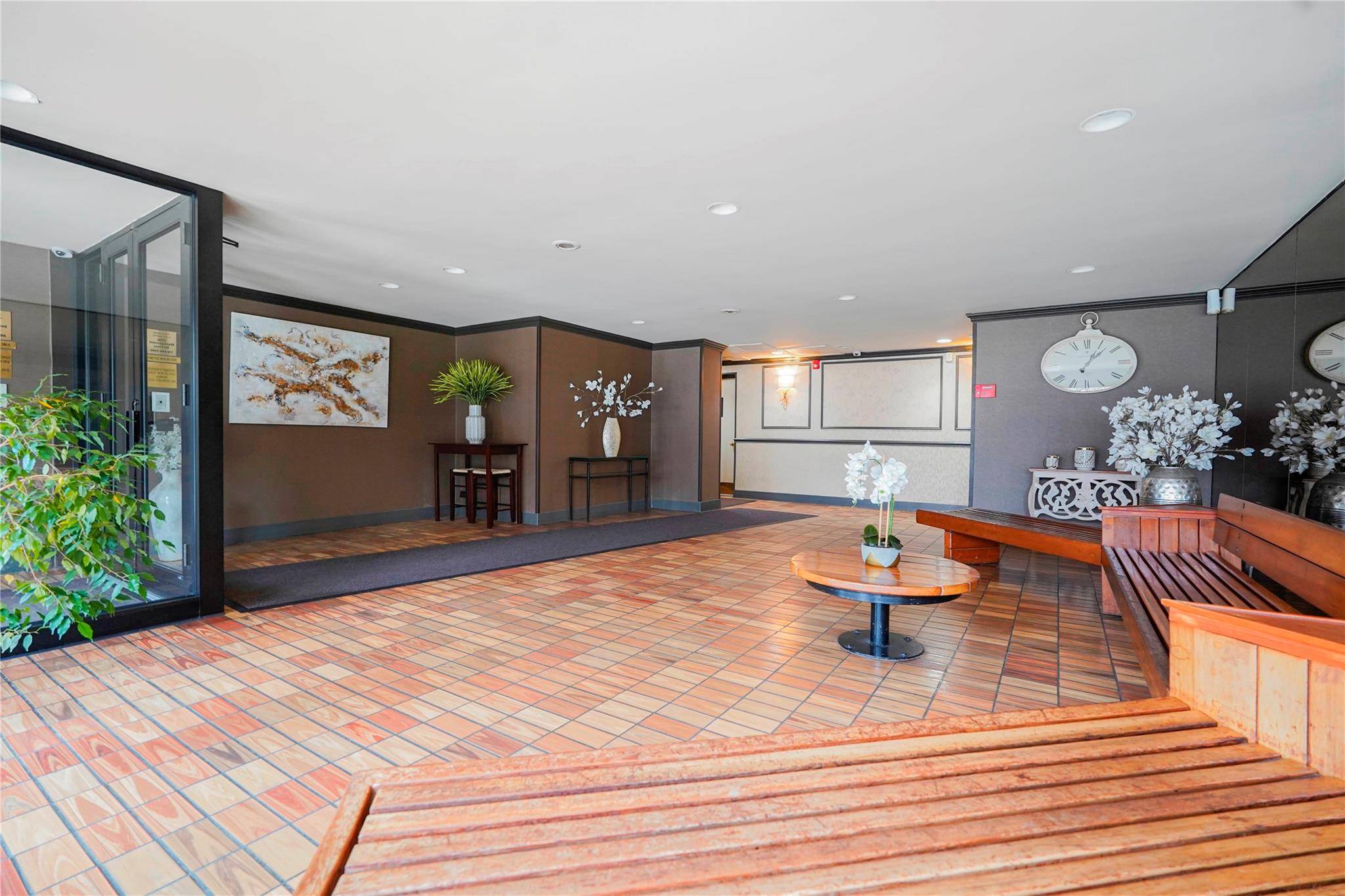 Staten Island, NY 10301,850 Howard AVE #3J
