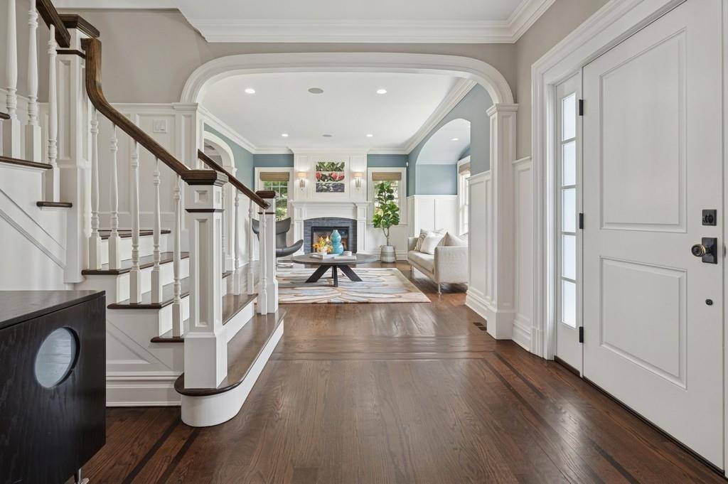 Mamaroneck, NY 10543,919 Sylvan LN