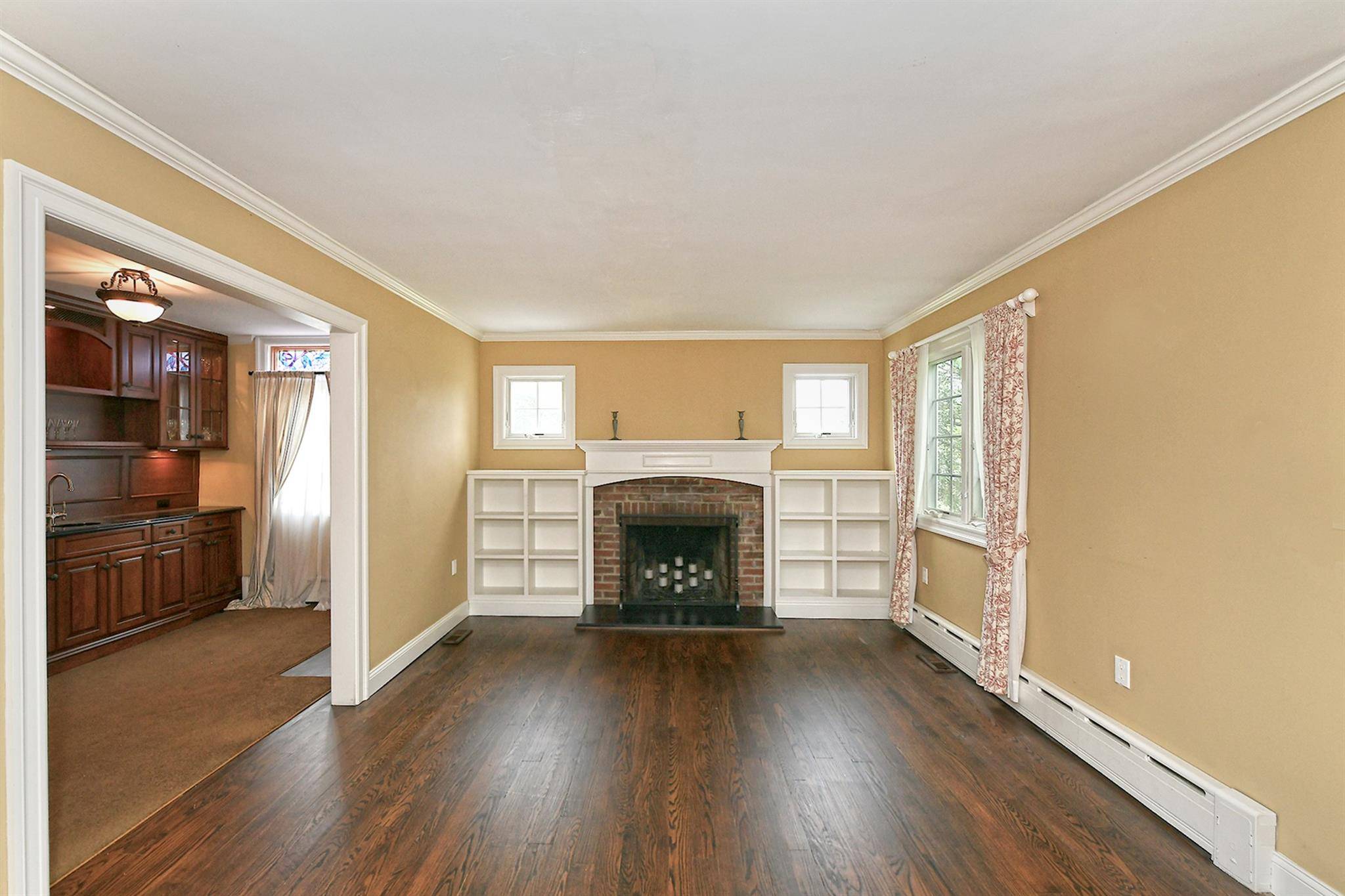 Syosset, NY 11791,17 Walker AVE