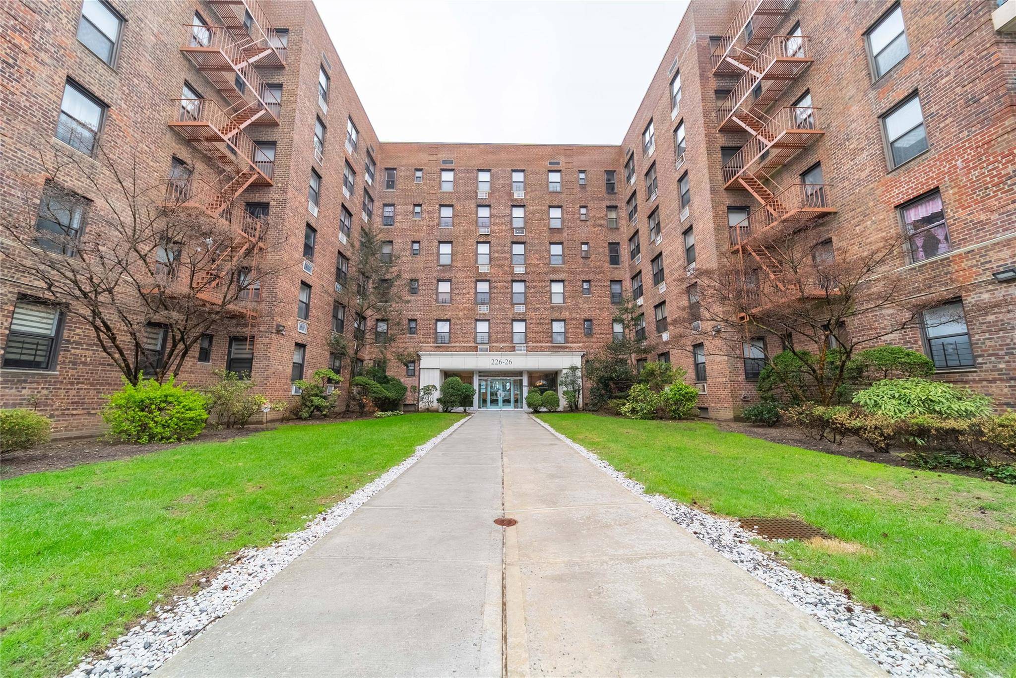 Oakland Gardens, NY 11364,226-26 Union TPKE #2D