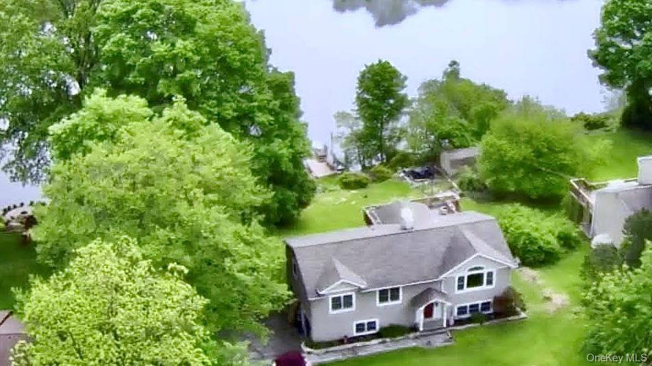 Mahopac, NY 10541,206 Beach DR