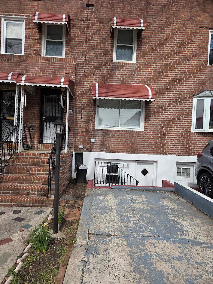 Cambria Heights, NY 11411,114-82 226 ST