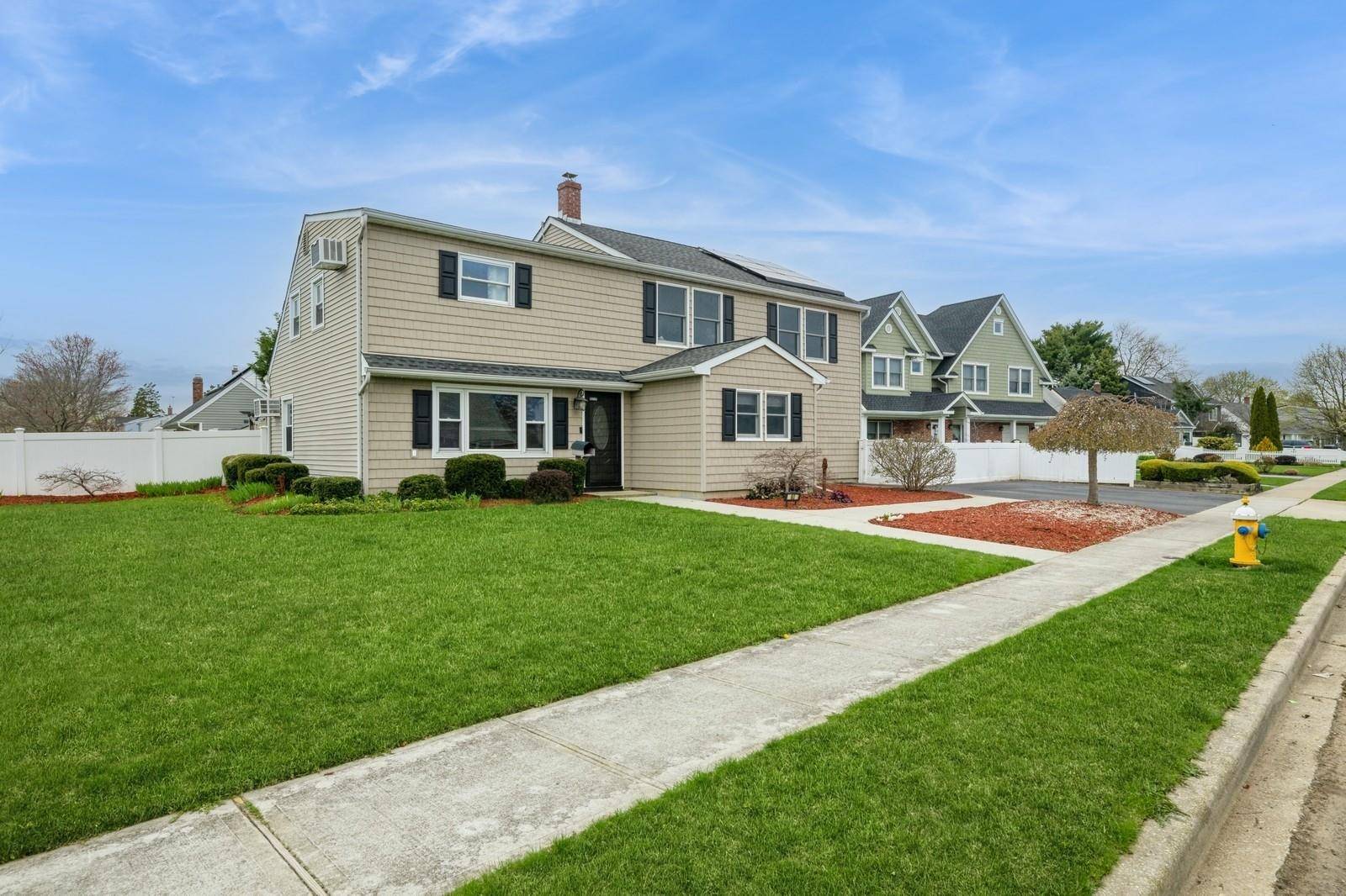 Levittown, NY 11756,60 Anvil LN