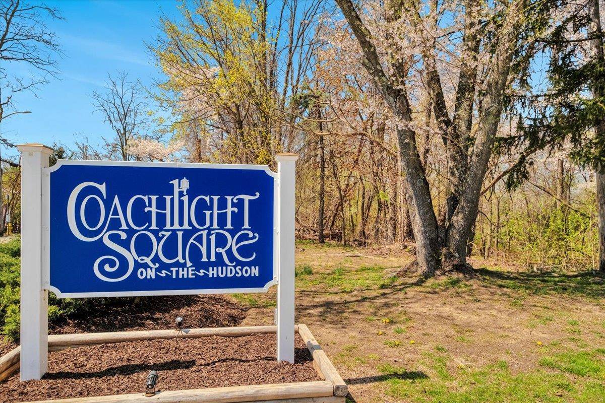 Montrose, NY 10548,108 Coachlight SQ