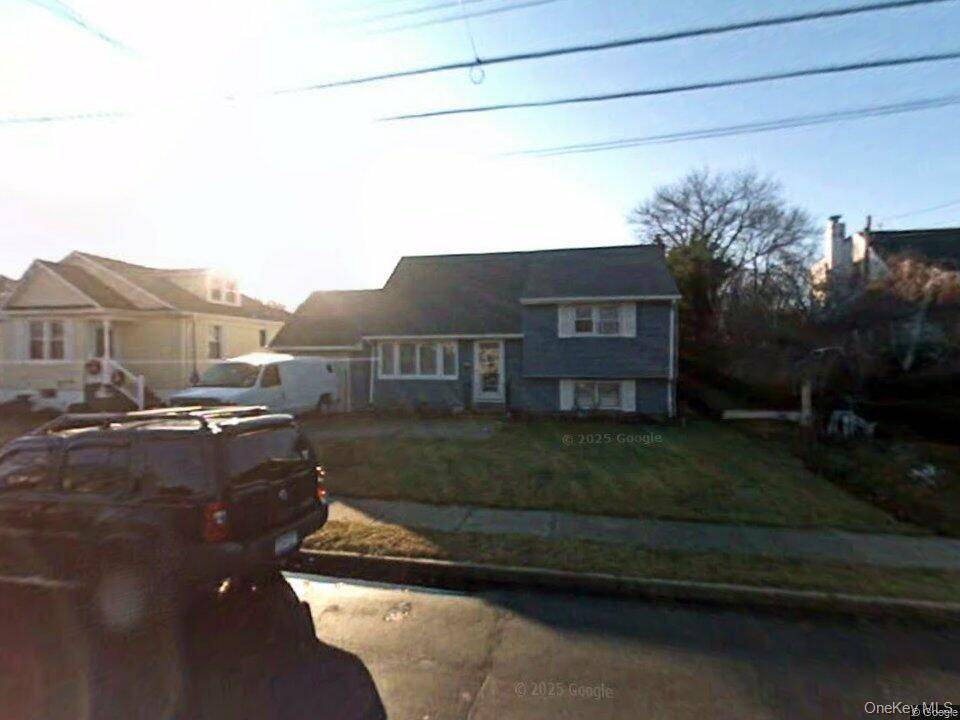 Amity Harbor, NY 11701,14a Earl PL