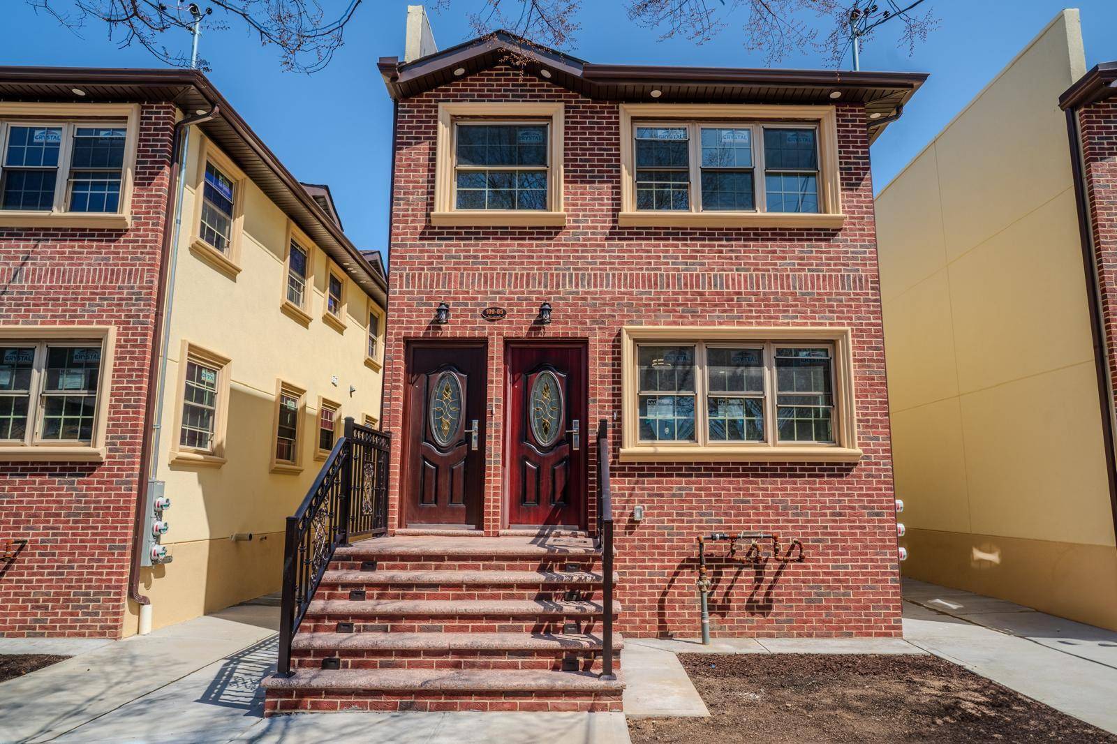 Jamaica, NY 11435,109-65 141 ST