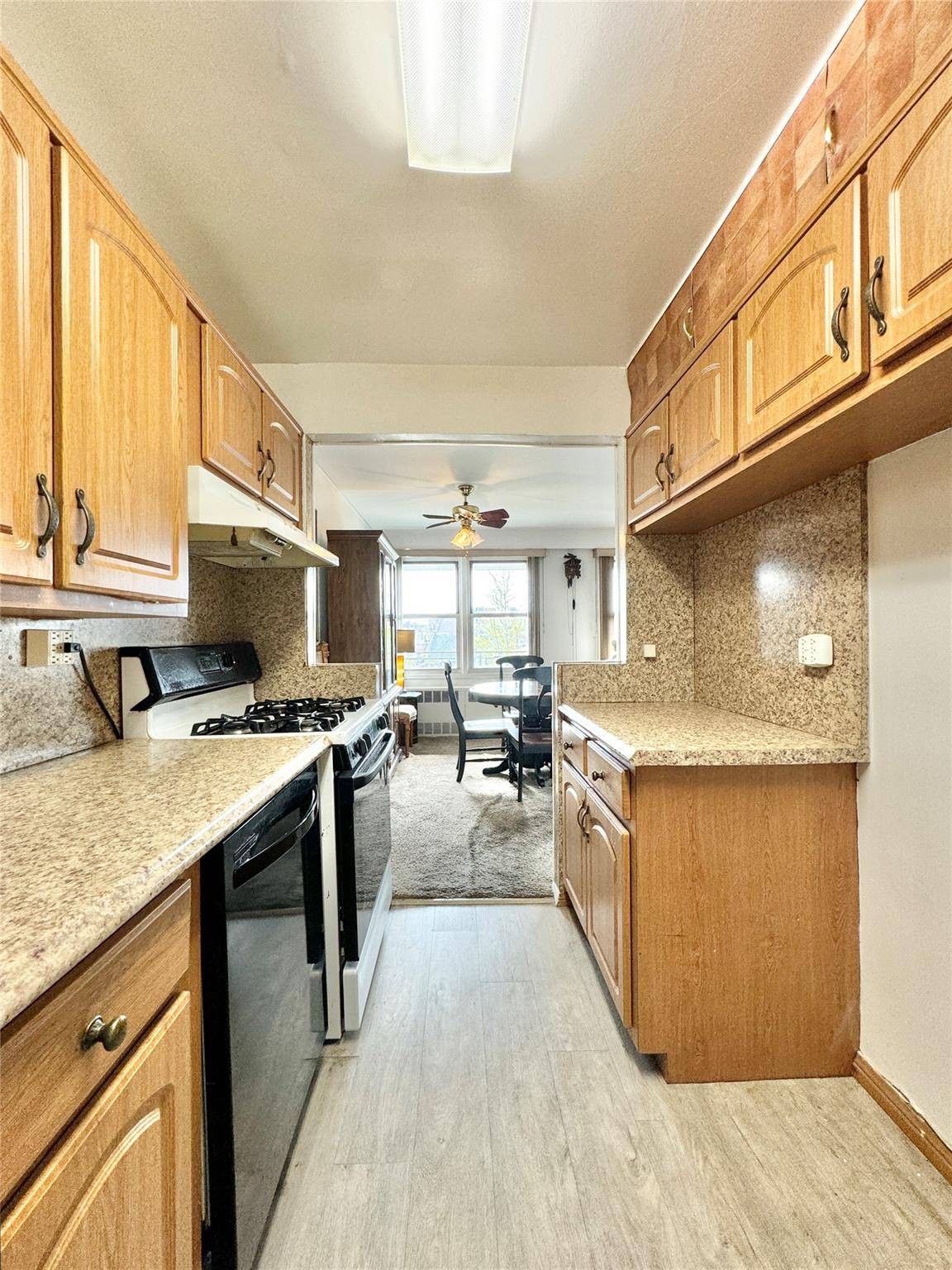 Elmhurst, NY 11373,86-15 Broadway #4D