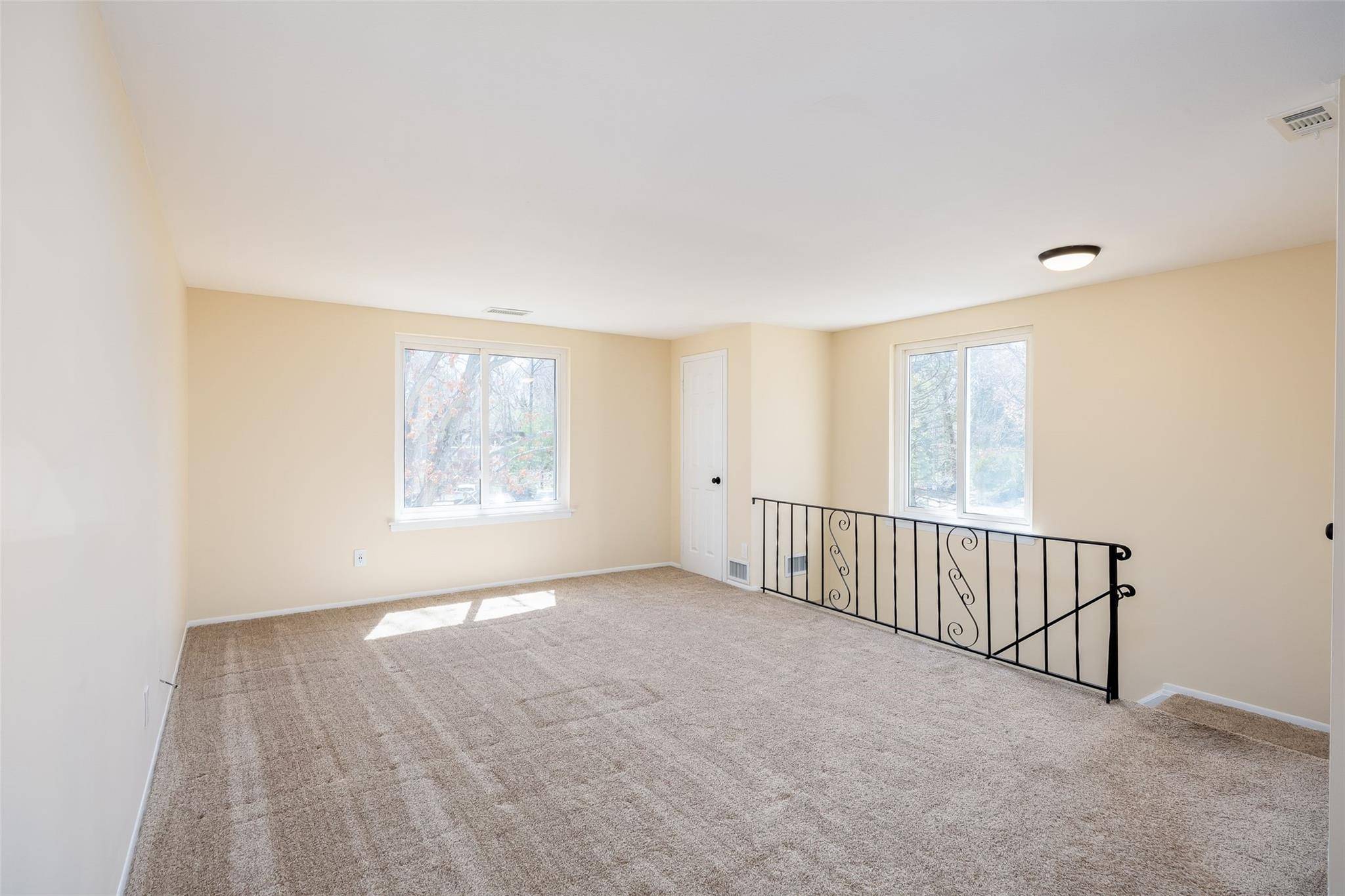 Medford, NY 11763,85 Birchwood RD