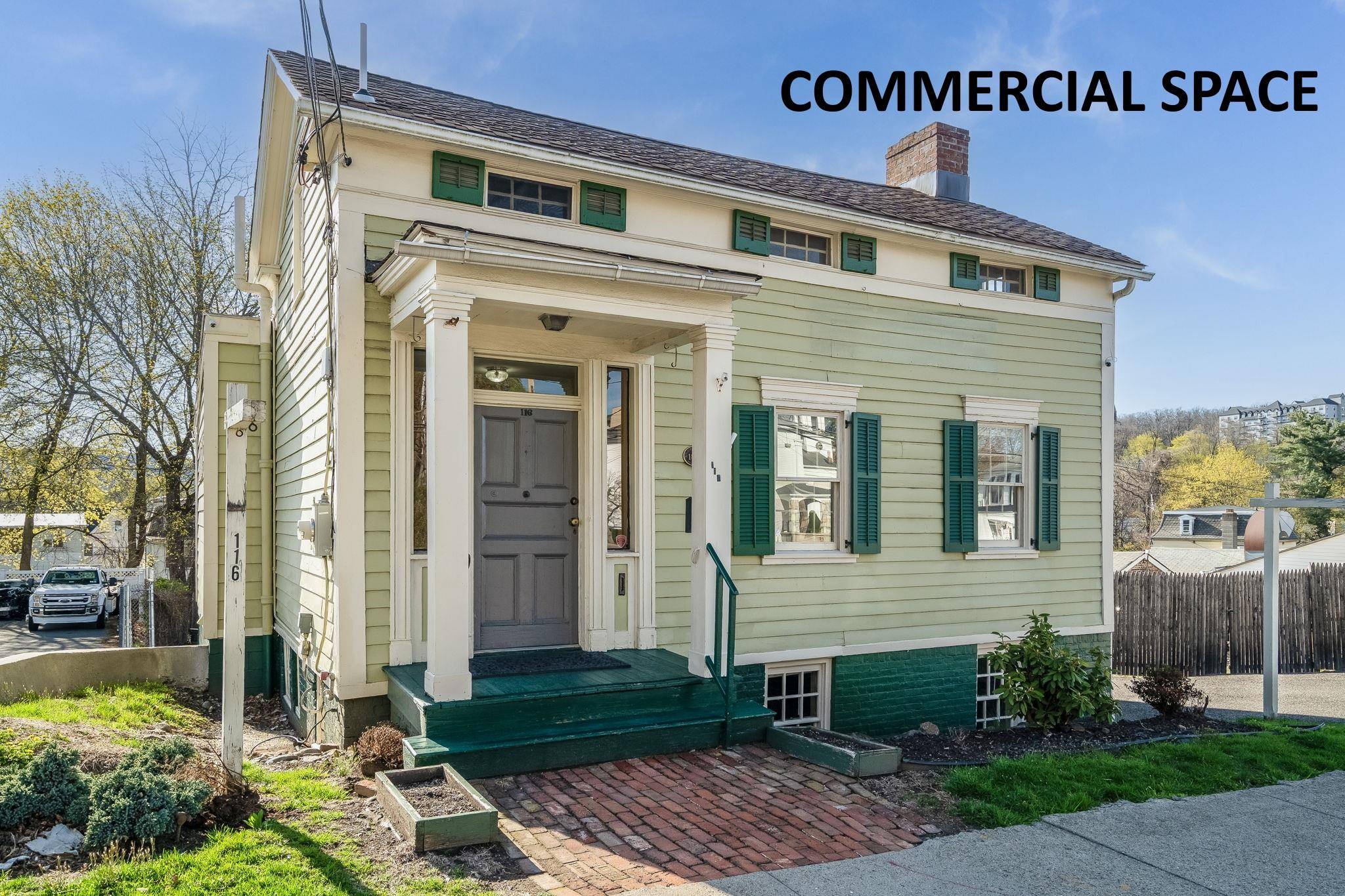 Peekskill, NY 10566,116 Washington ST