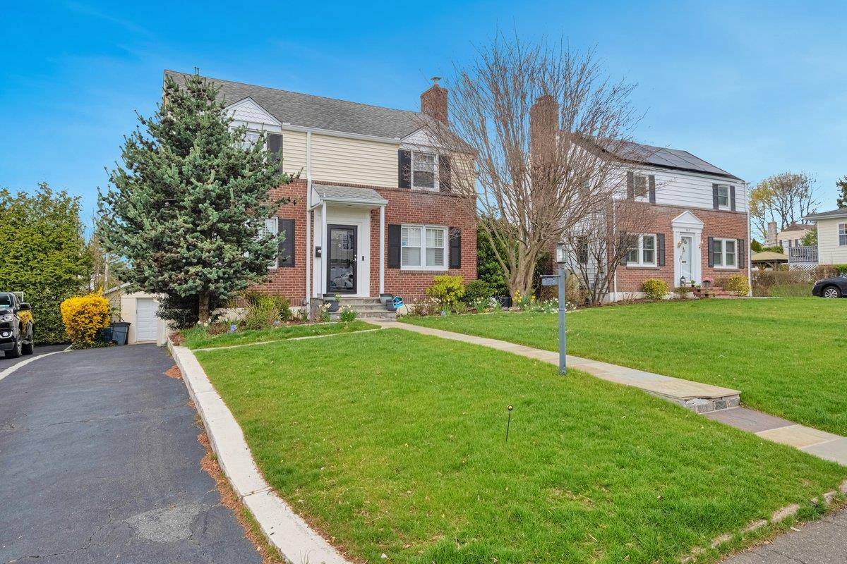 Scarsdale, NY 10583,103 Bell RD