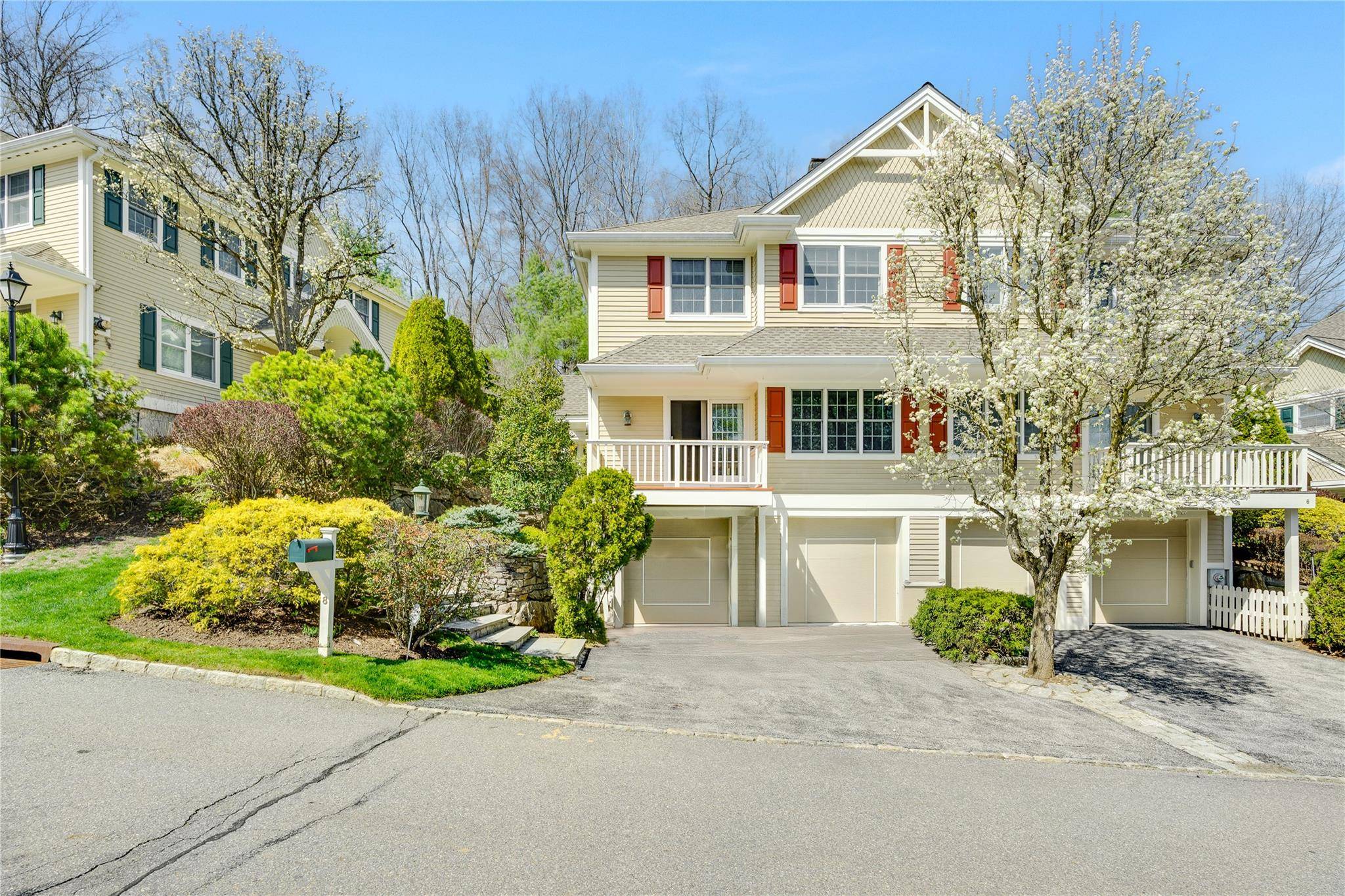 Armonk, NY 10504,8 Alder WAY