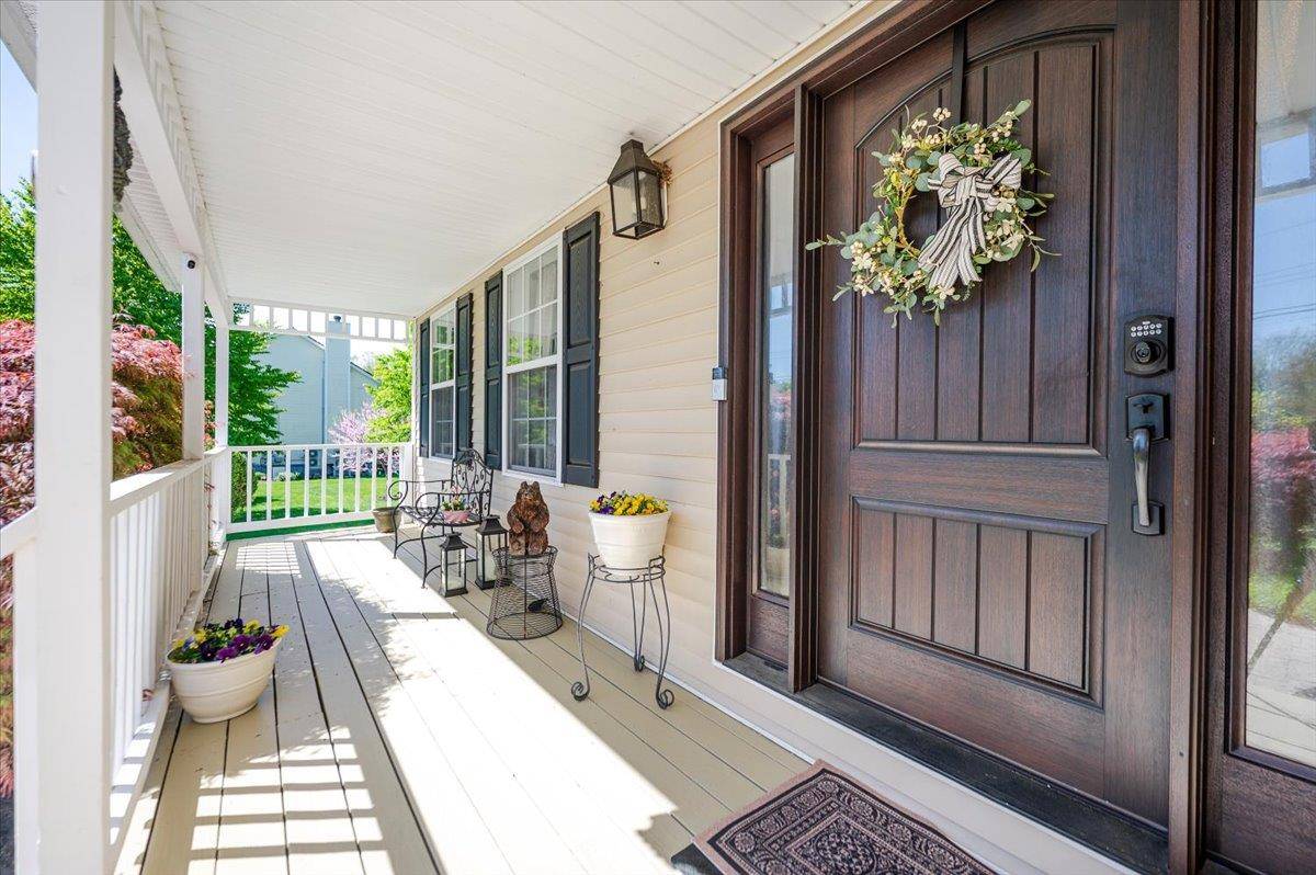 Cortlandt Manor, NY 10567,10 Meadow Sweet Road