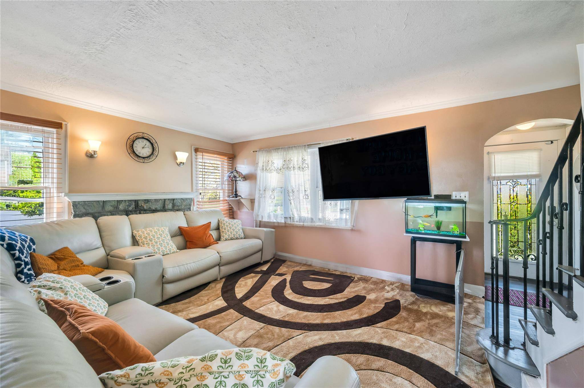 Roosevelt, NY 11575,47 Lee ST