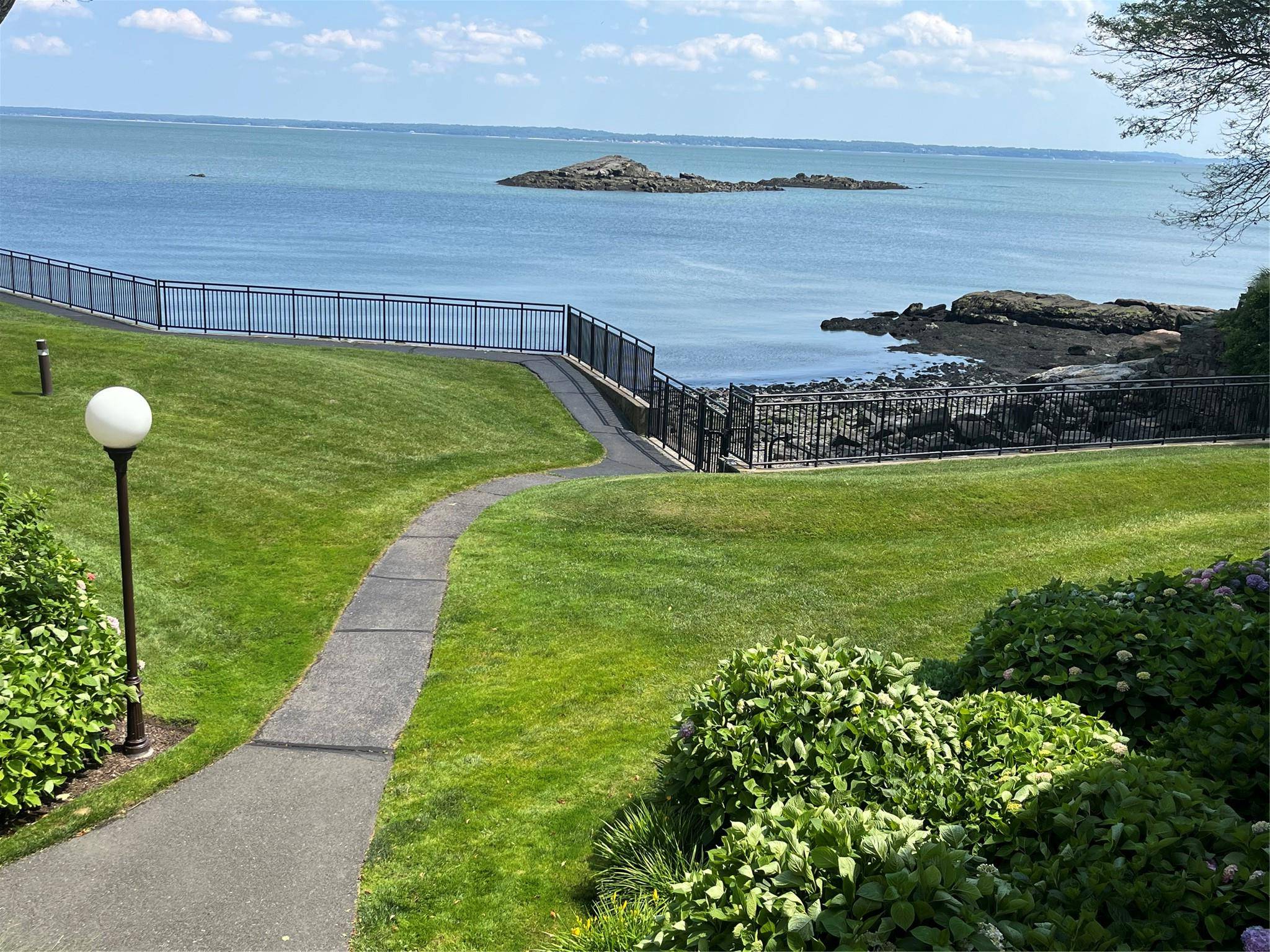 Rye, NY 10580,55 Waters Edge #55