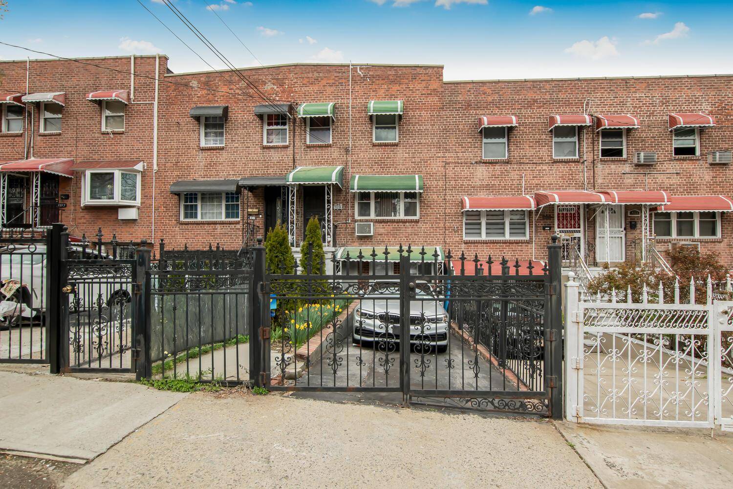 Bronx, NY 10466,1019 E 228th ST