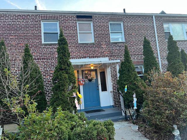 Whitestone, NY 11357,20-25 Parsons BLVD