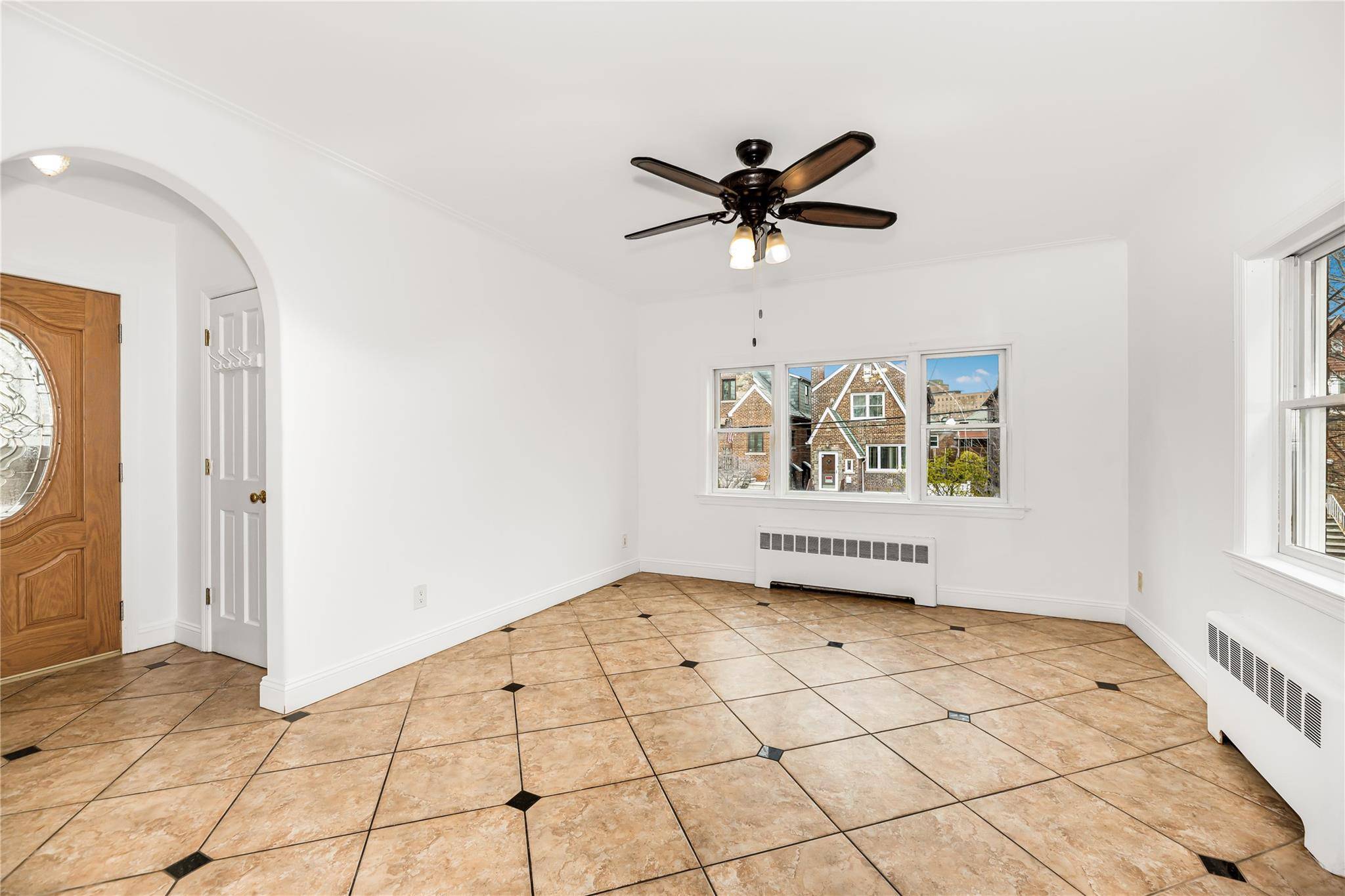 Bronx, NY 10461,1861 Hering AVE