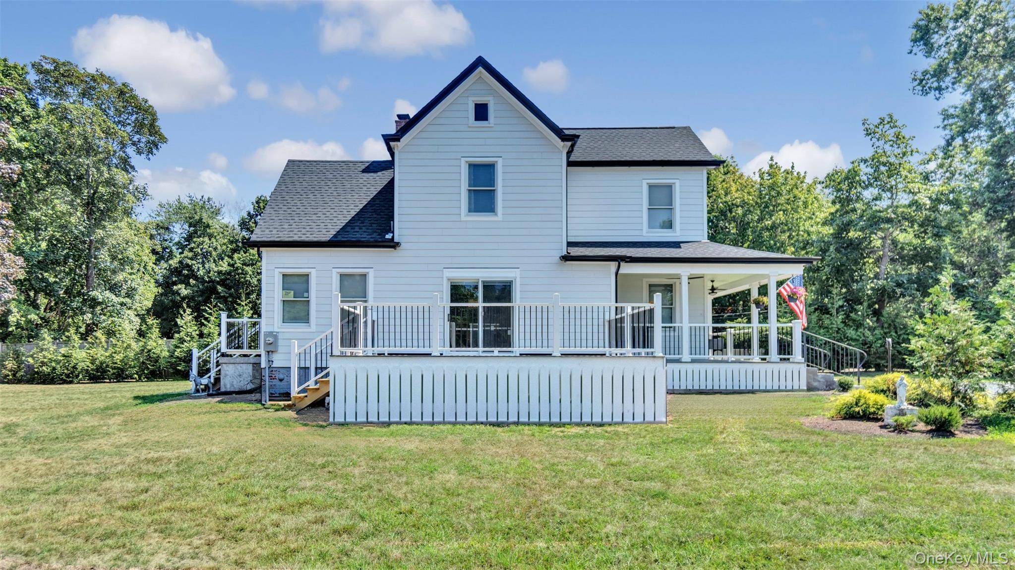 East Marion, NY 11939,235 Cemetery RD