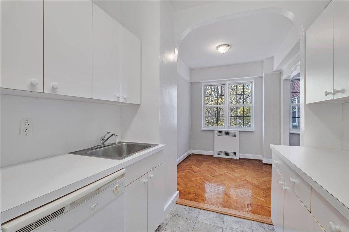 Scarsdale, NY 10583,45 Popham RD #3F