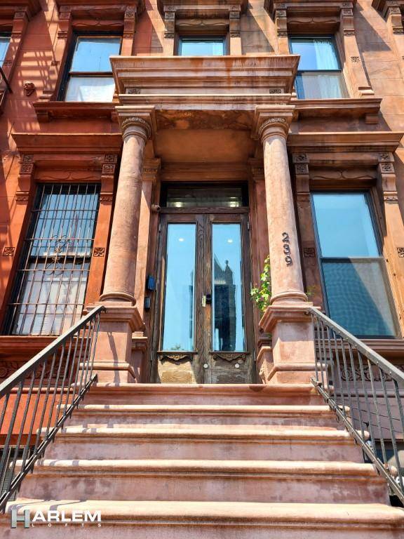 New York (manhattan), NY 10027,239 Lenox Avenue #1A
