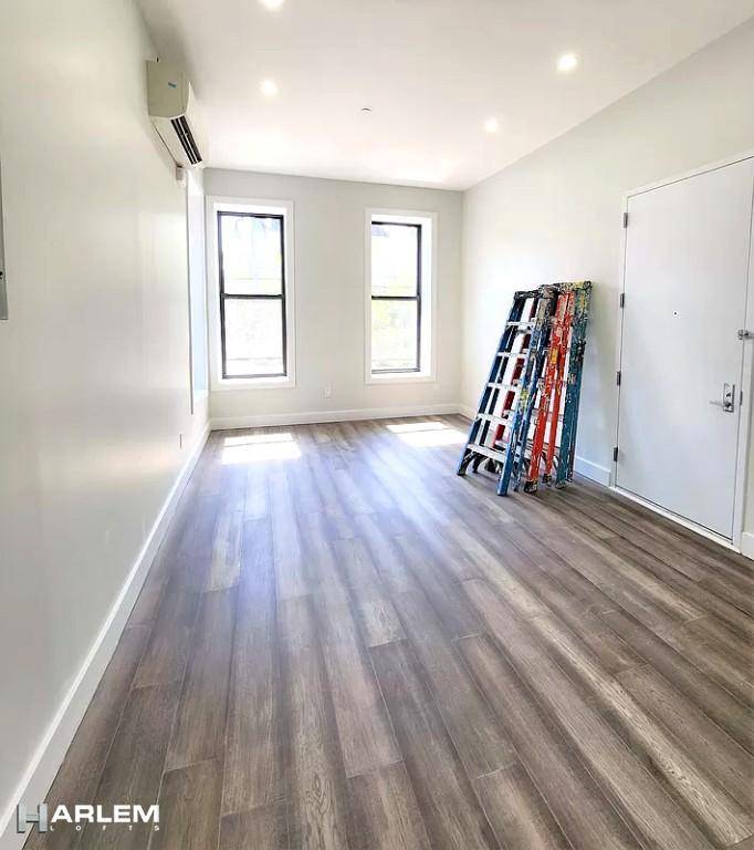 New York (manhattan), NY 10027,239 Lenox Avenue #1A