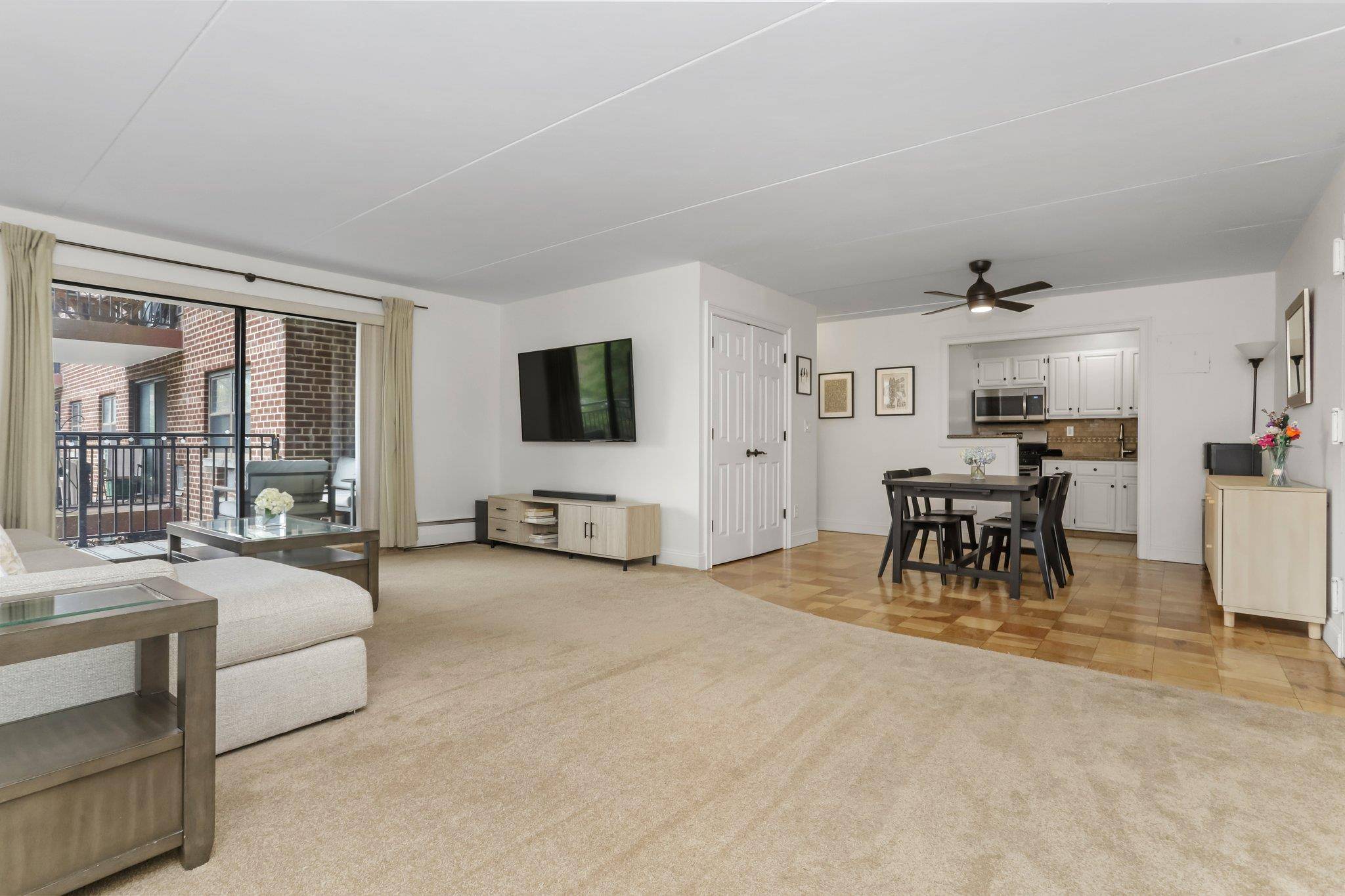 Mount Kisco, NY 10549,200 Diplomat DR #5A