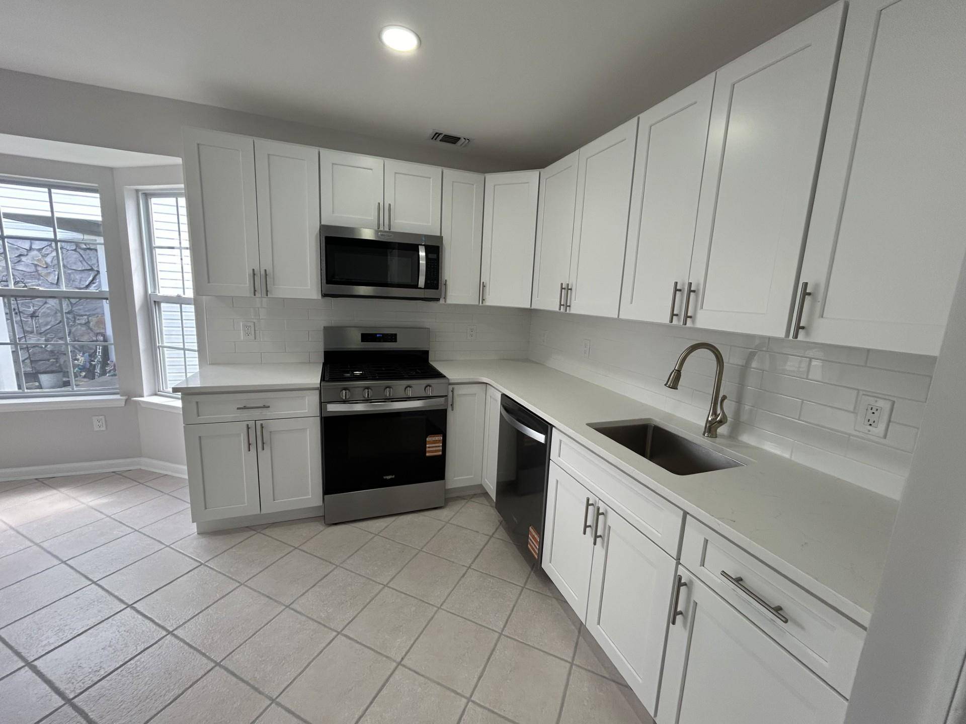 Middle Island, NY 11953,10 Chelsea LN