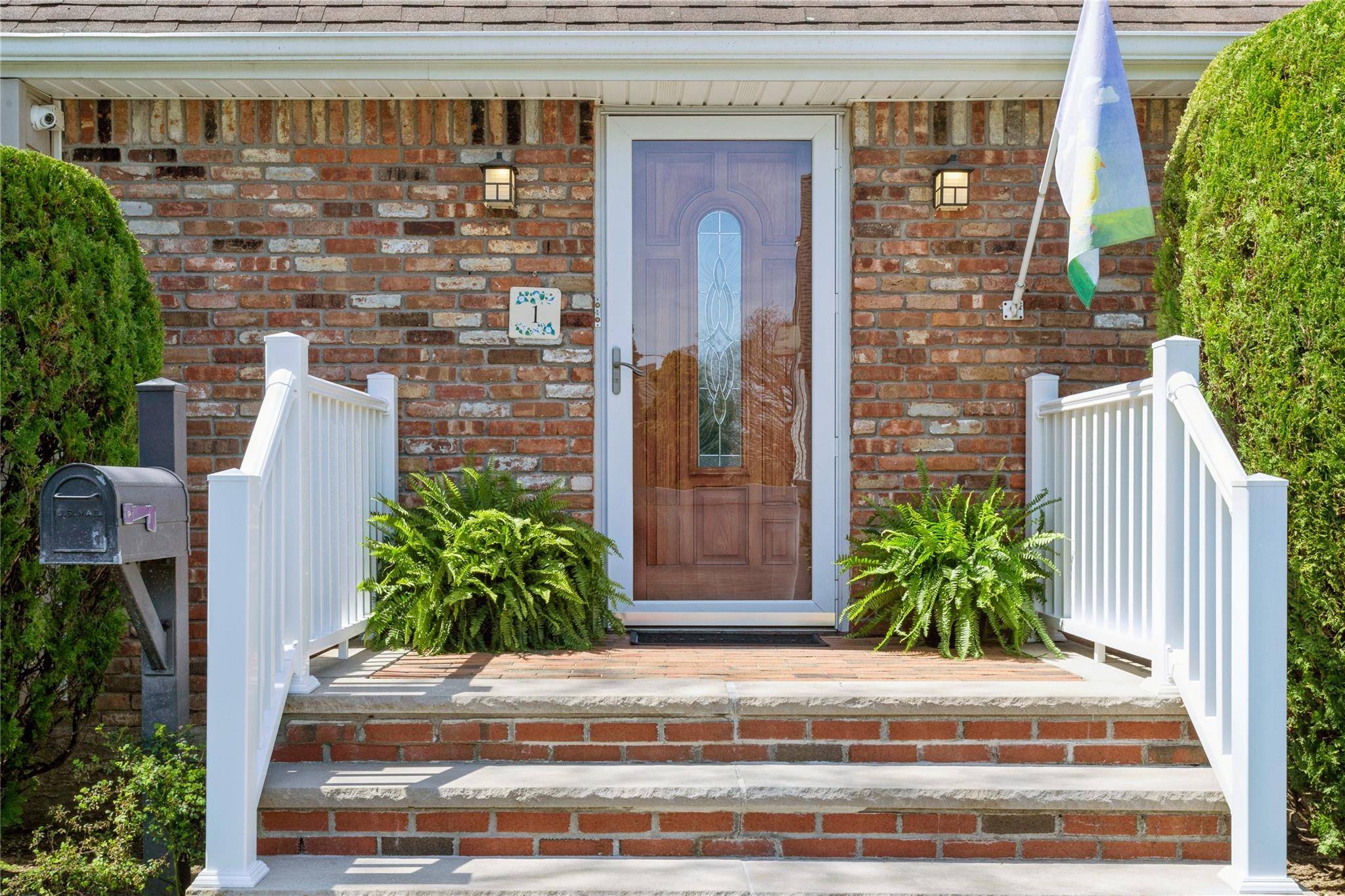 Malverne, NY 11565,1 Cedar RD