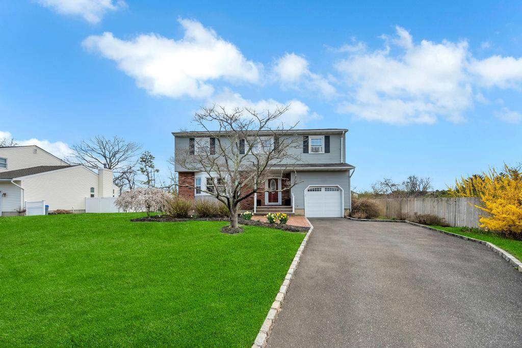 Bohemia, NY 11716,174 7th ST