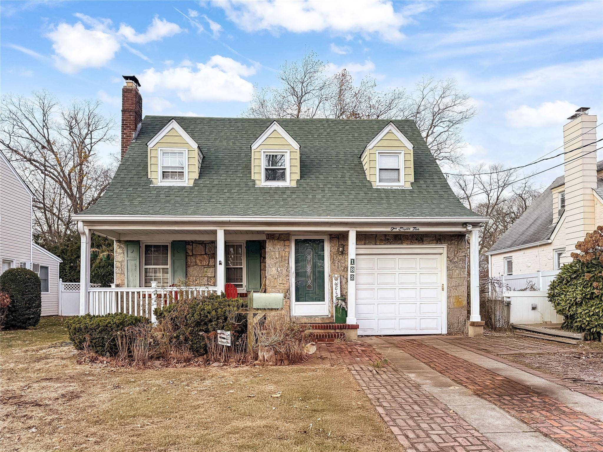 Freeport, NY 11520,182 Evans AVE