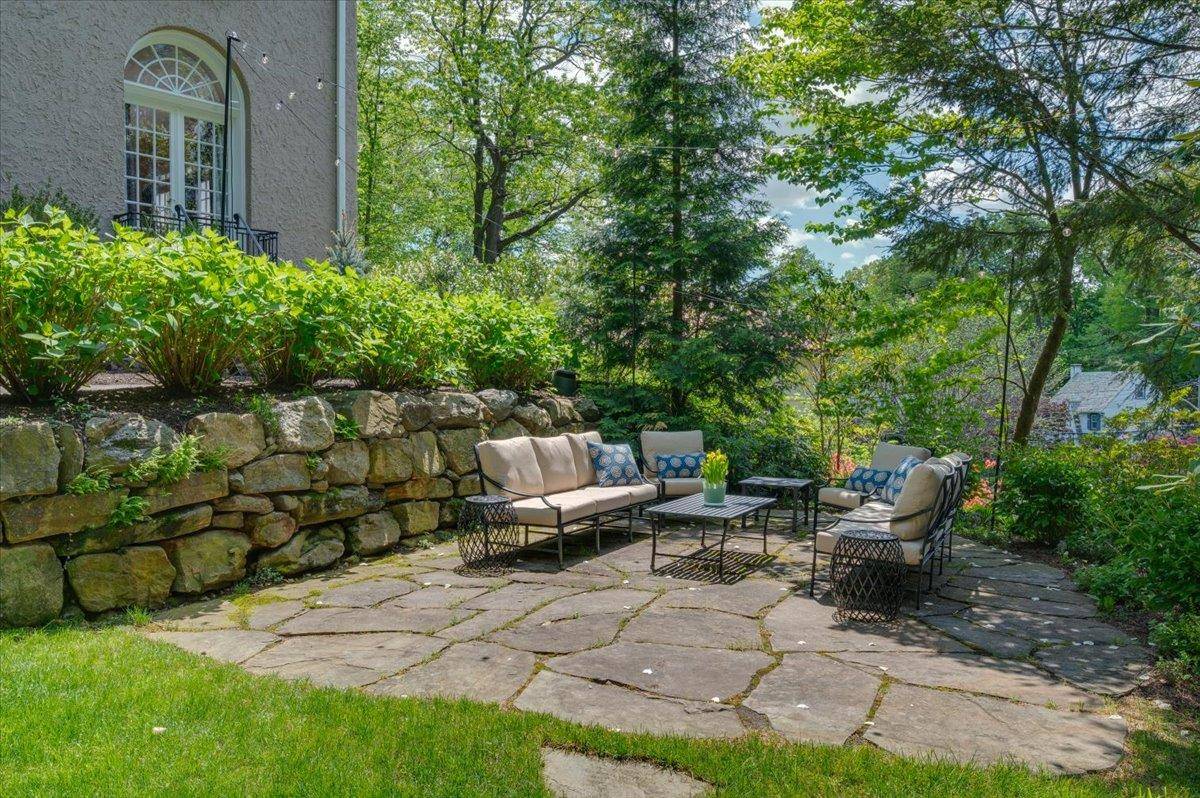 Pelham, NY 10803,134 Harmon AVE