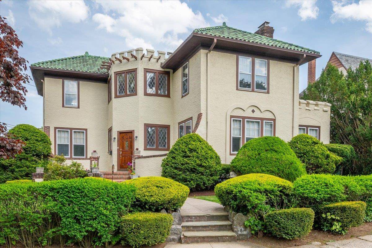 Mamaroneck, NY 10543,1243 Raleigh RD