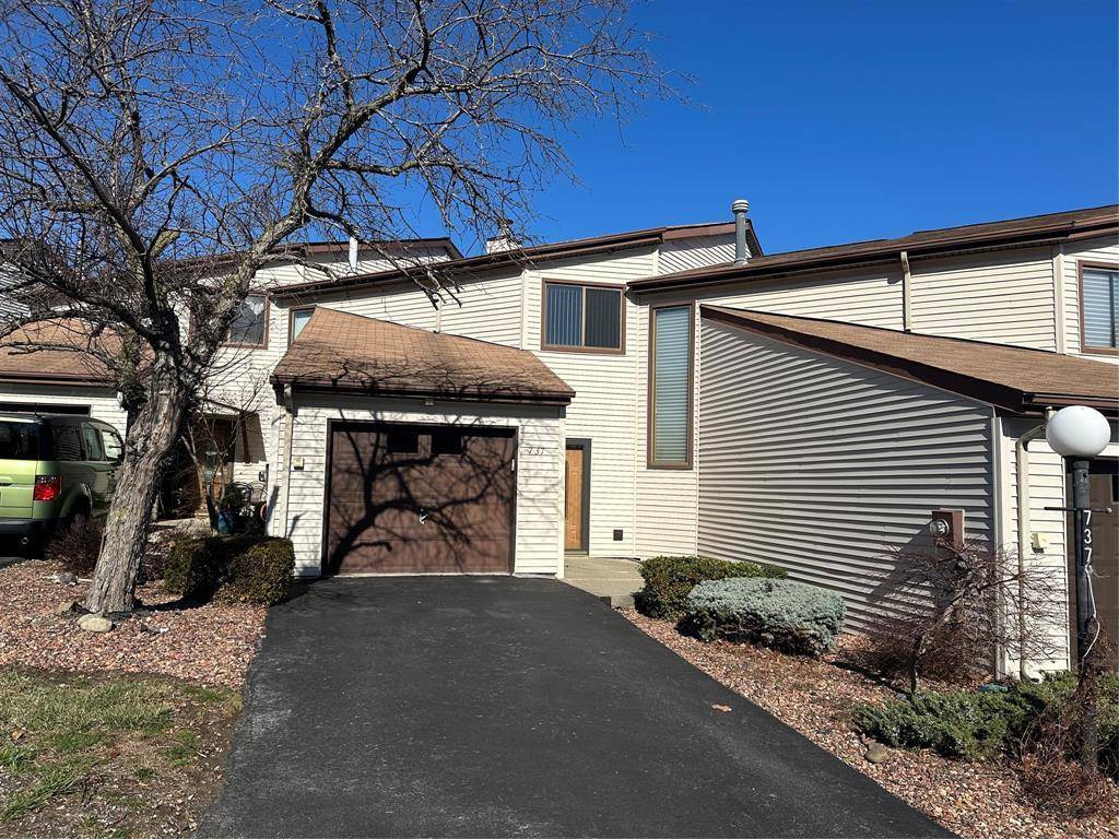 New Windsor, NY 12553,737 Hewitt LN
