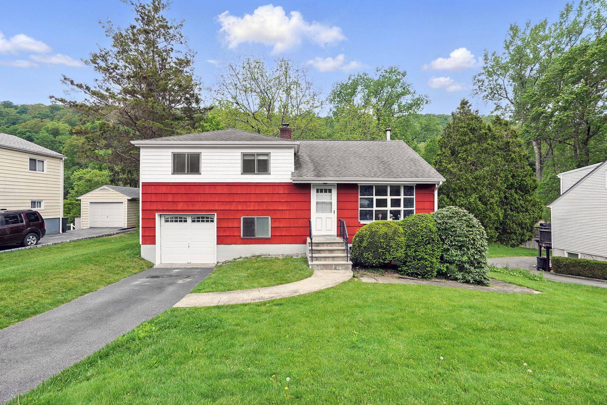 Pleasantville, NY 10570,520 Washington AVE