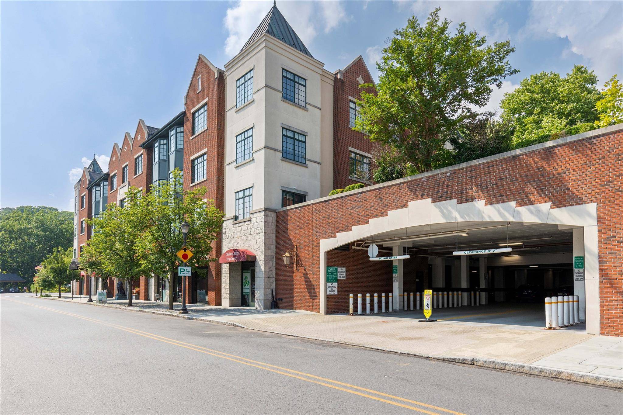 Scarsdale, NY 10583,1 Christie PL #205W