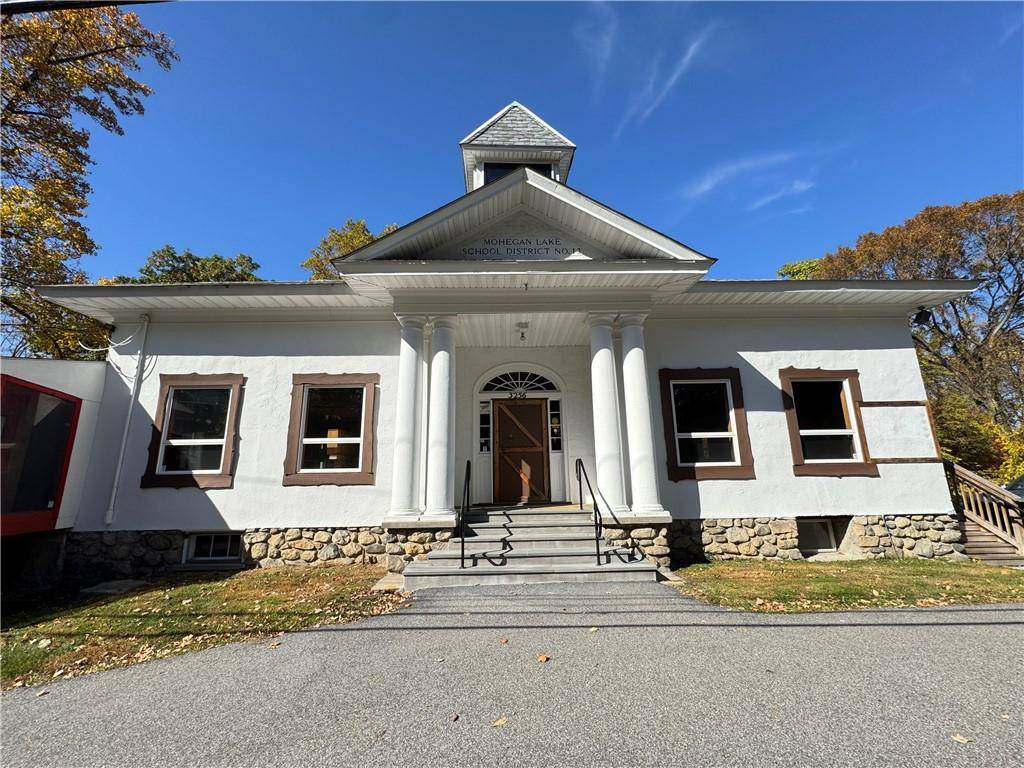 Mohegan Lake, NY 10547,3256-3258 Main ST