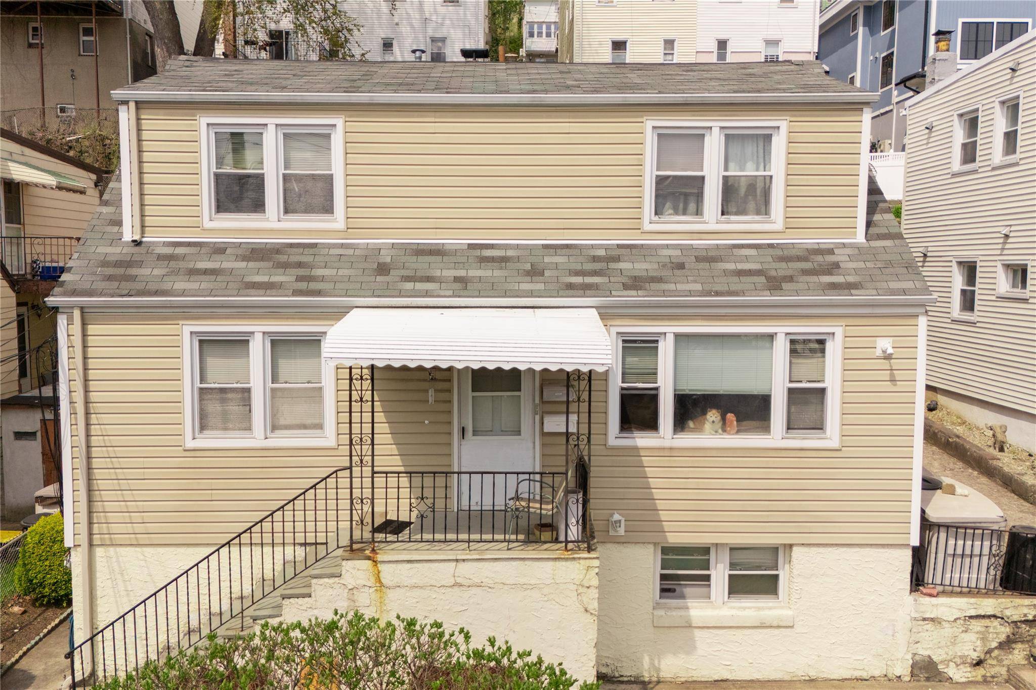 Yonkers, NY 10703,203 Woodland AVE